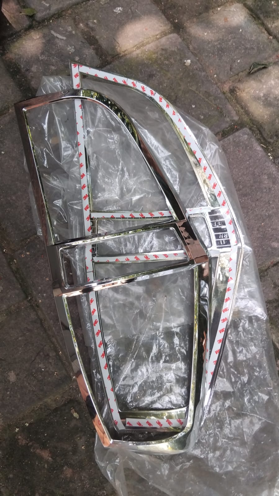 Toyota Hilux Double Cab 2005–2015 Chrome Window Trim Set – Aftermarket