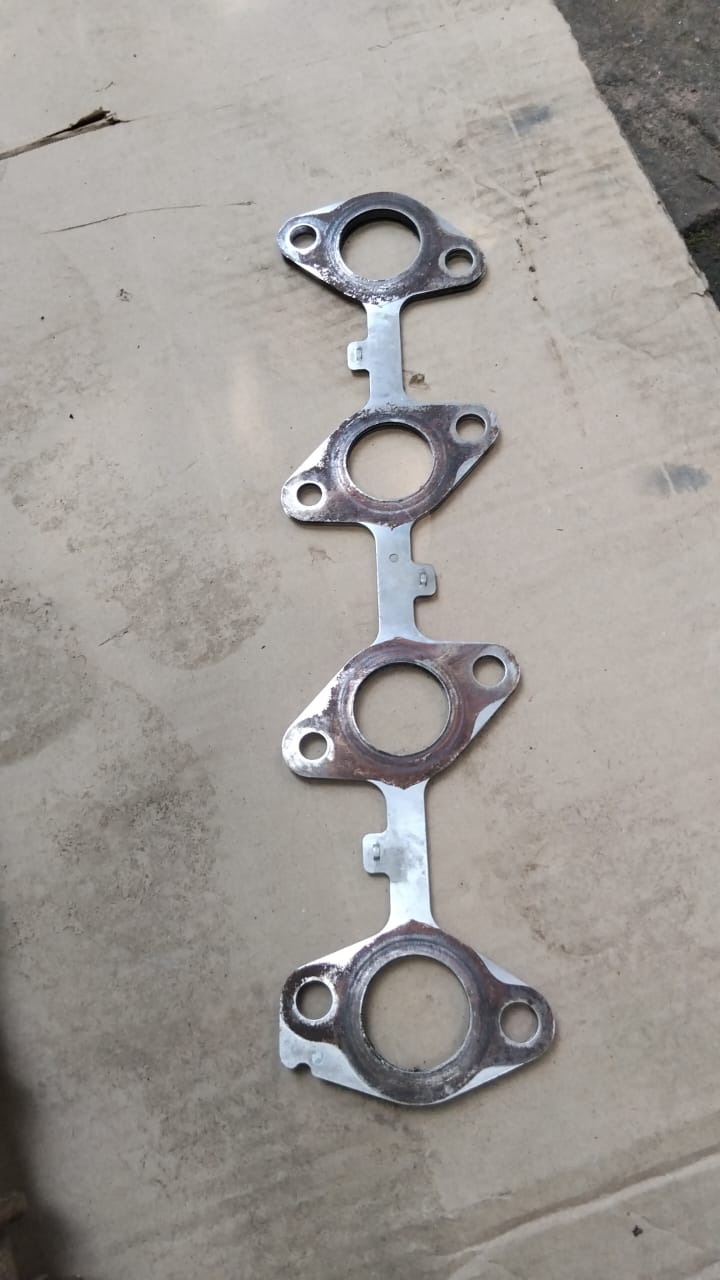 Toyota Hilux 2.5 / 3.0 D4D Exhaust Manifold Gasket (4-Port): - Image 2