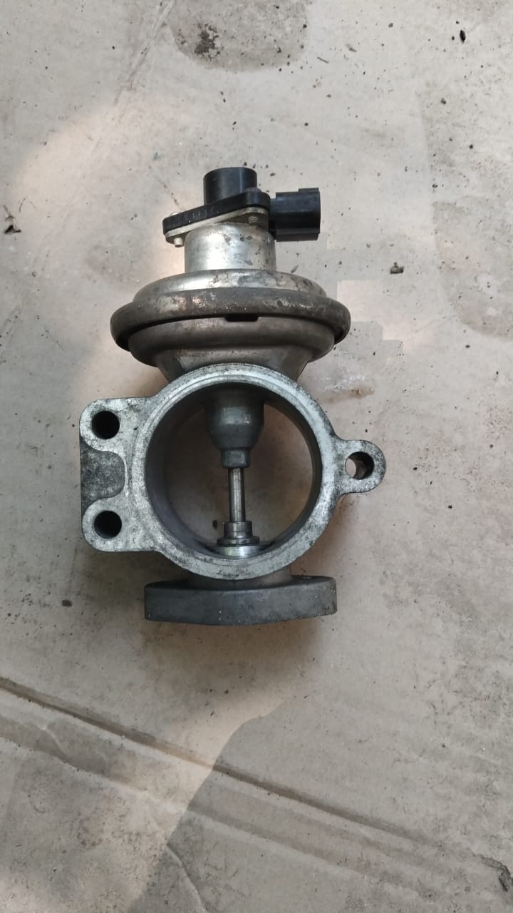 Toyota Hilux Diesel EGR Valve (Vacuum Type):